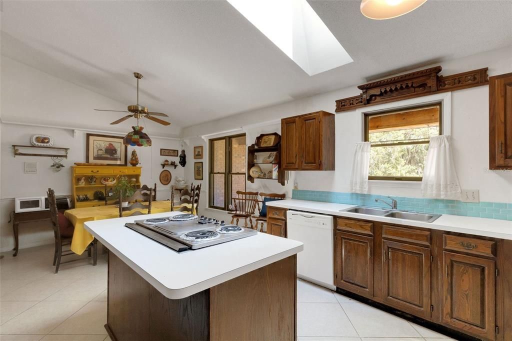 For Sale: $825,000 (6 beds, 3 baths, 3543 Square Feet)
