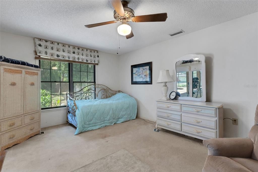 For Sale: $825,000 (6 beds, 3 baths, 3543 Square Feet)