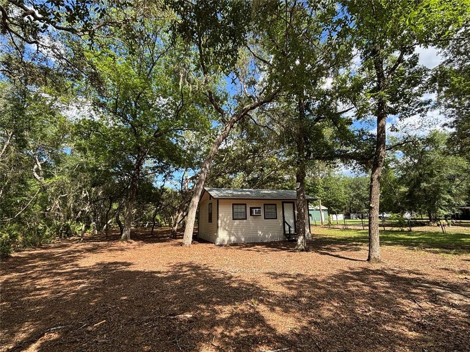Active With Contract: $94,000 (2 beds, 1 baths, 552 Square Feet)