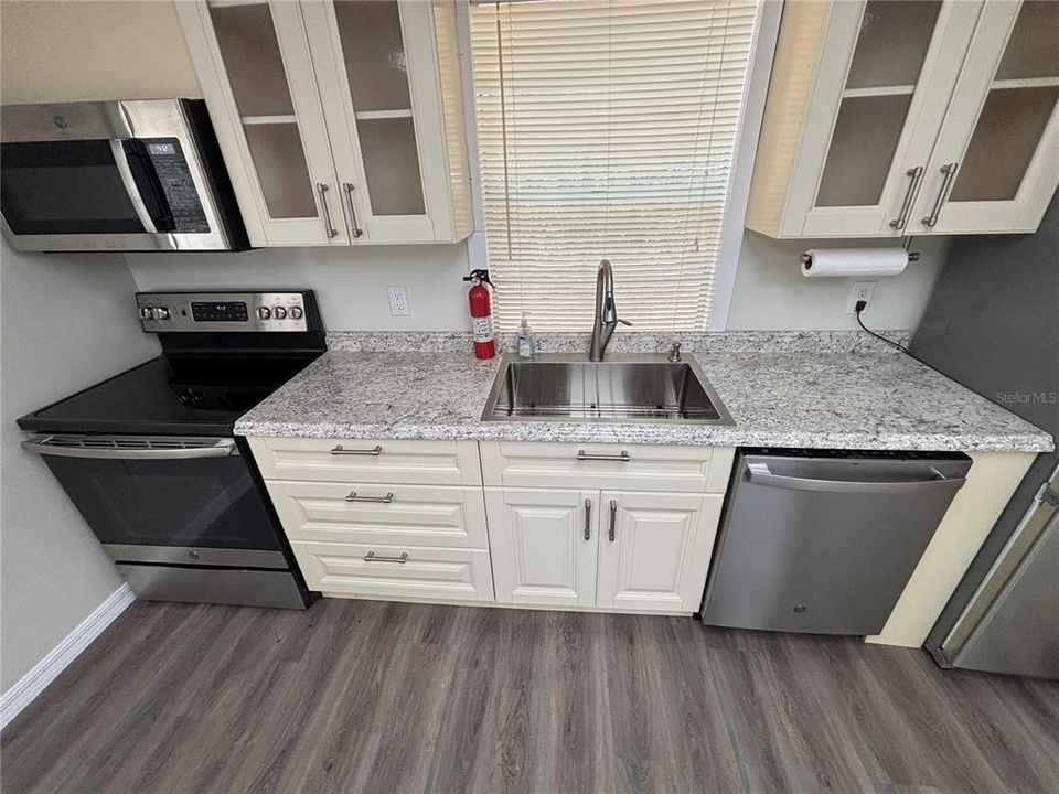 Active With Contract: $94,000 (2 beds, 1 baths, 552 Square Feet)