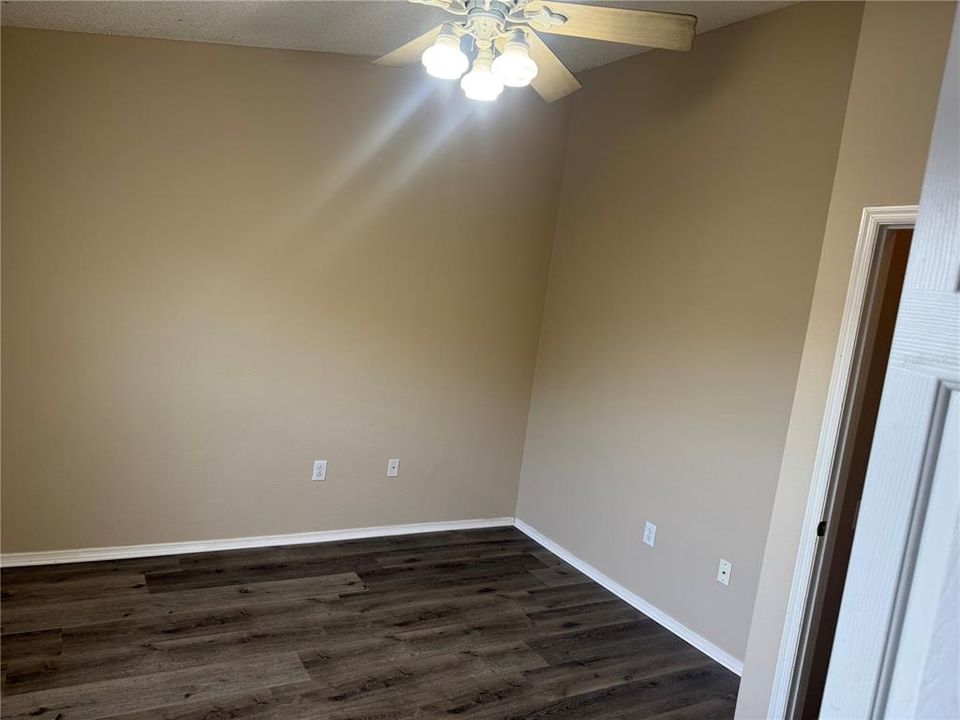 For Rent: $1,700 (2 beds, 1 baths, 1184 Square Feet)