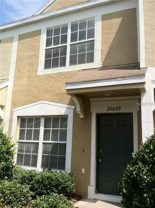 For Rent: $1,700 (2 beds, 1 baths, 1184 Square Feet)