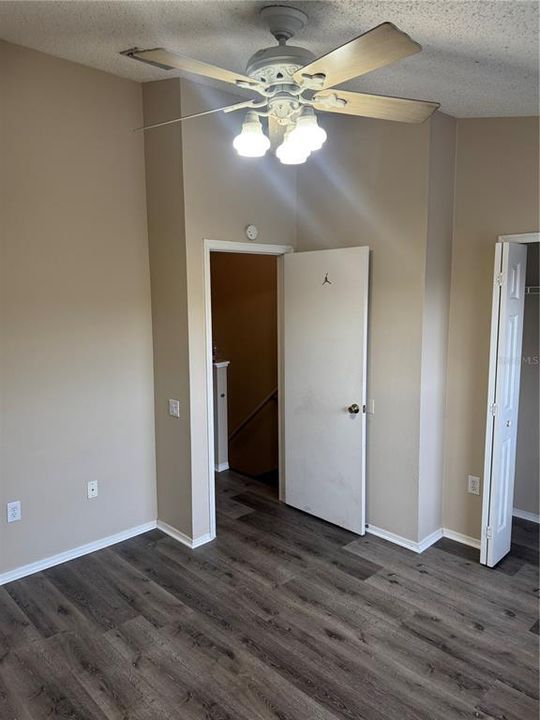 For Rent: $1,700 (2 beds, 1 baths, 1184 Square Feet)