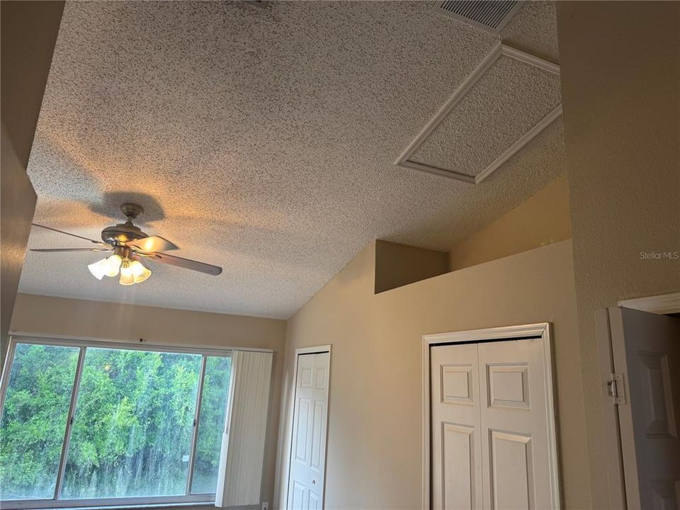 For Rent: $1,700 (2 beds, 1 baths, 1184 Square Feet)
