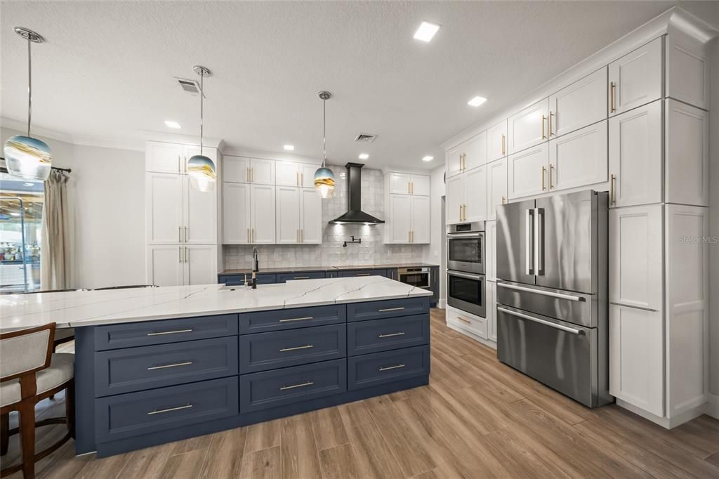 En Venta: $998,000 (3 camas, 2 baños, 2538 Pies cuadrados)