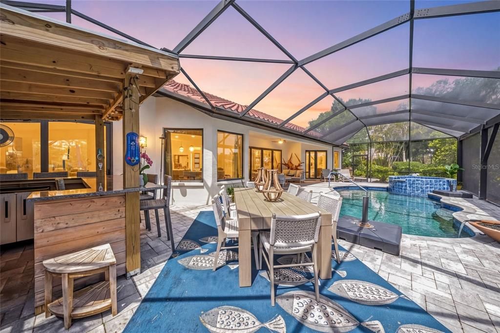 En Venta: $998,000 (3 camas, 2 baños, 2538 Pies cuadrados)