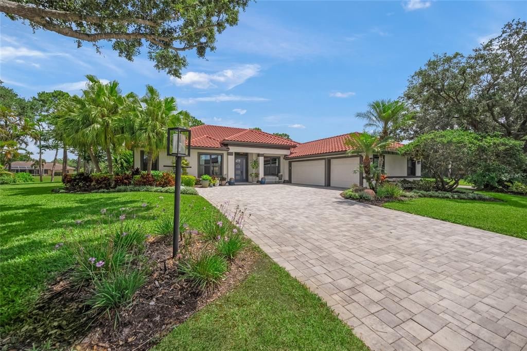 En Venta: $998,000 (3 camas, 2 baños, 2538 Pies cuadrados)