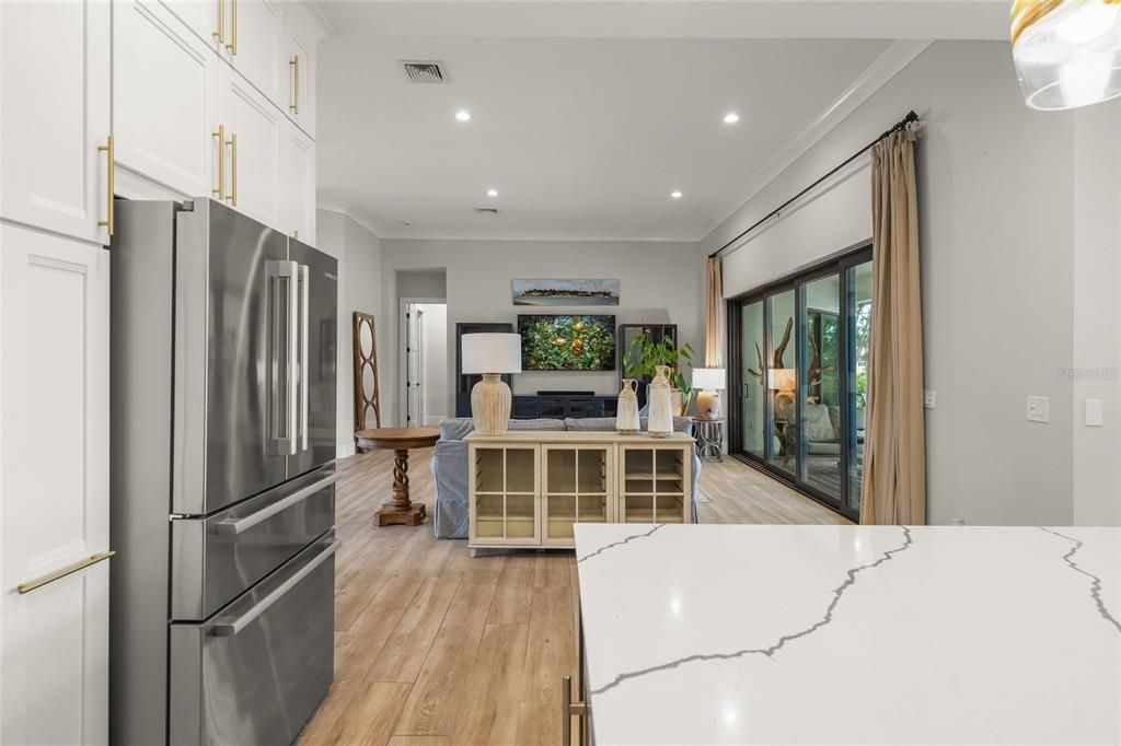 En Venta: $998,000 (3 camas, 2 baños, 2538 Pies cuadrados)
