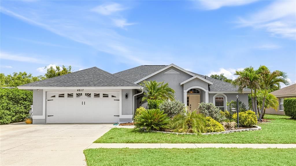 For Sale: $589,000 (3 beds, 2 baths, 1811 Square Feet)