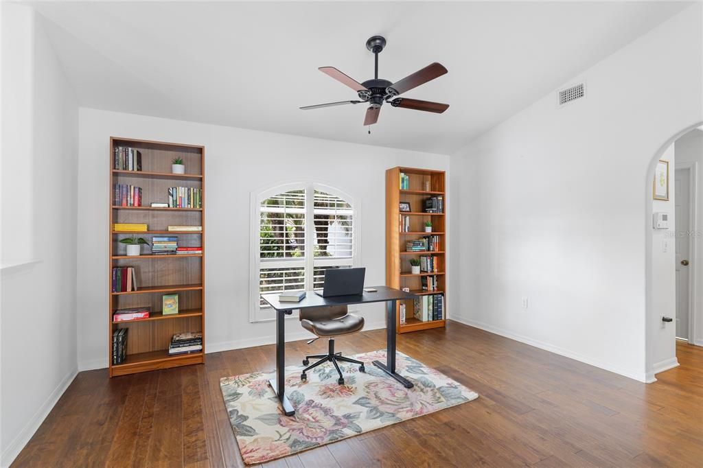 For Sale: $589,000 (3 beds, 2 baths, 1811 Square Feet)