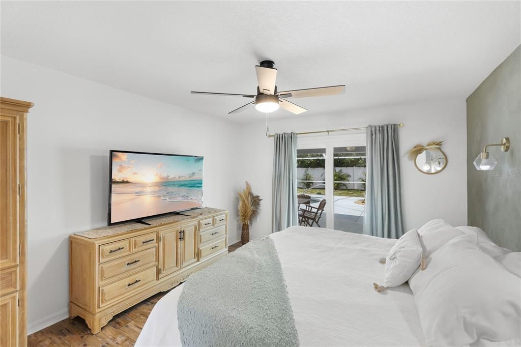 For Sale: $589,000 (3 beds, 2 baths, 1811 Square Feet)