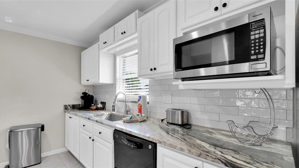 For Sale: $595,000 (3 beds, 2 baths, 1358 Square Feet)