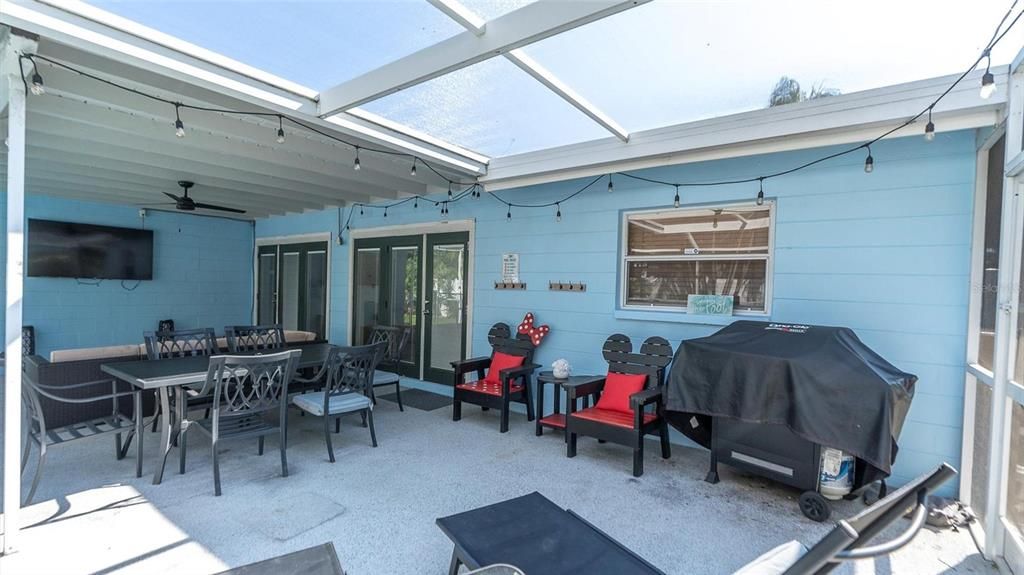 For Sale: $595,000 (3 beds, 2 baths, 1358 Square Feet)