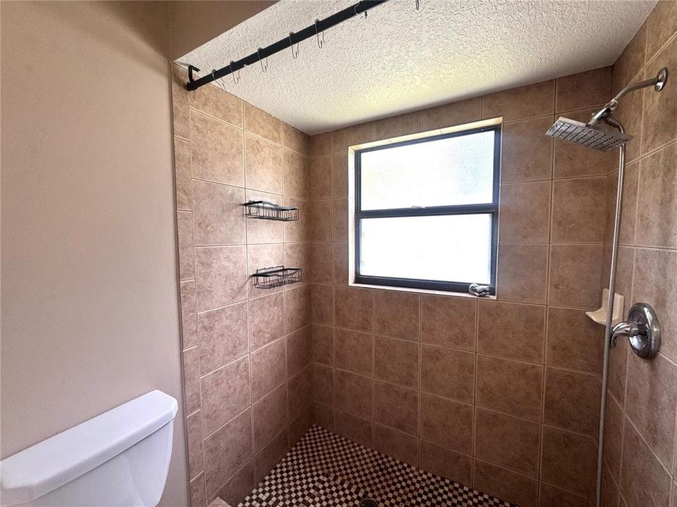 Active With Contract: $3,099 (3 beds, 2 baths, 1723 Square Feet)