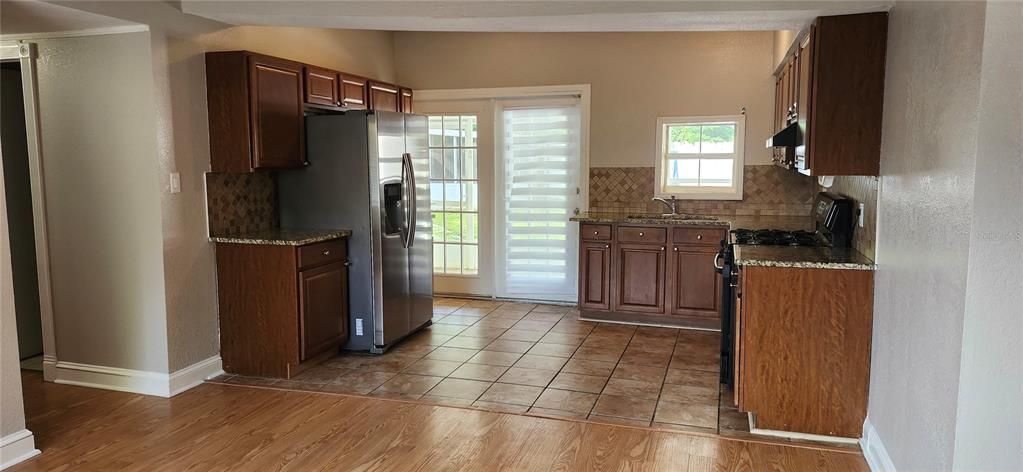 For Rent: $2,700 (3 beds, 2 baths, 1401 Square Feet)