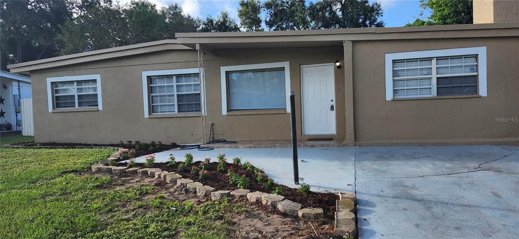 For Rent: $2,700 (3 beds, 2 baths, 1401 Square Feet)