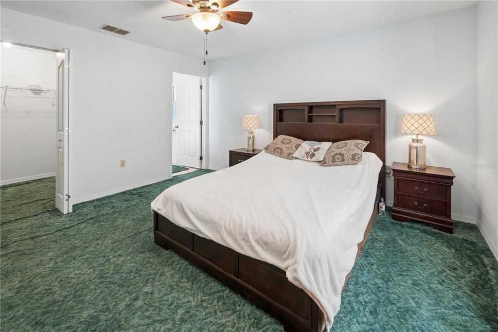 For Sale: $300,000 (3 beds, 2 baths, 1402 Square Feet)