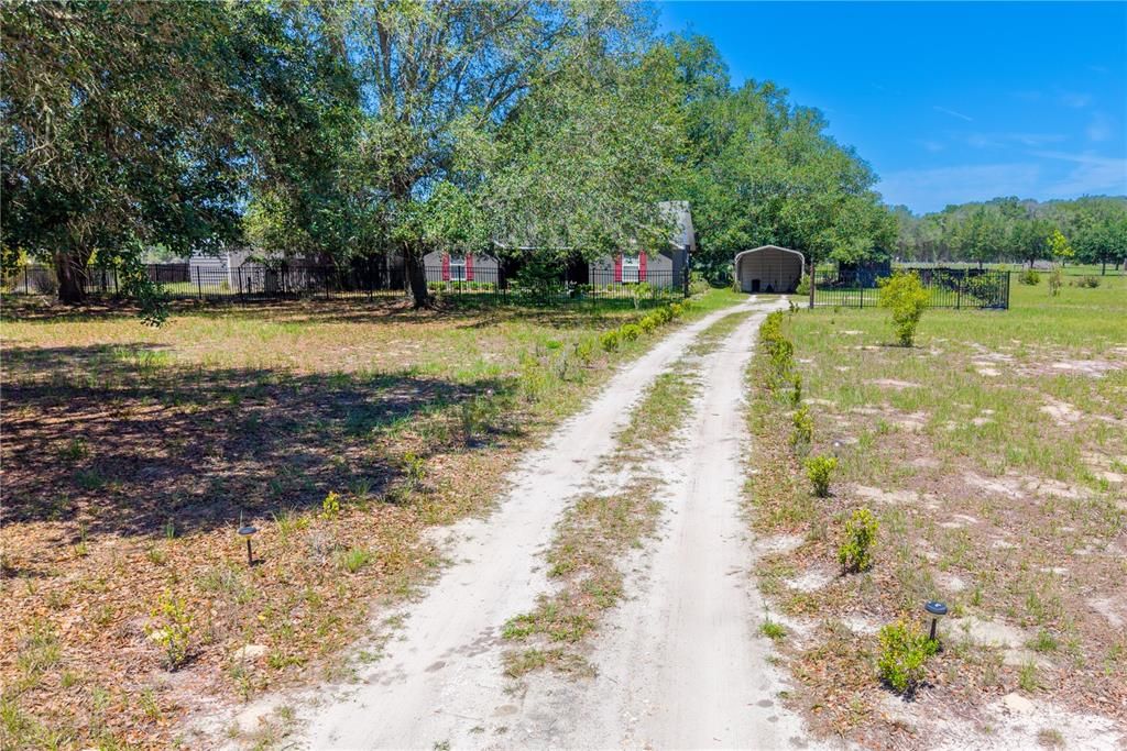 For Sale: $300,000 (3 beds, 2 baths, 1402 Square Feet)
