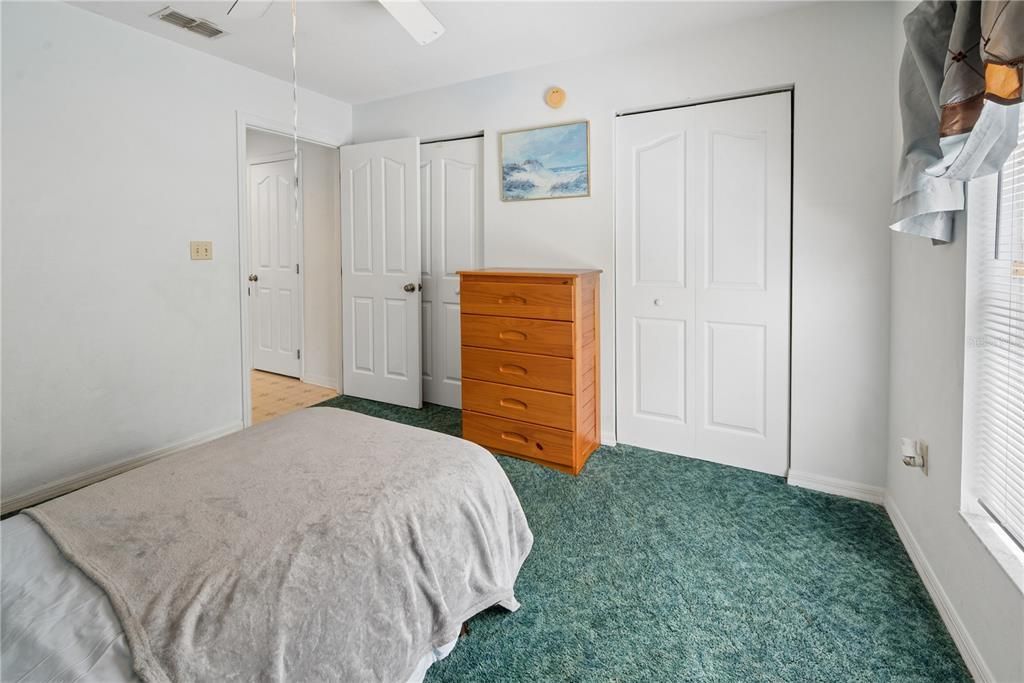 For Sale: $300,000 (3 beds, 2 baths, 1402 Square Feet)