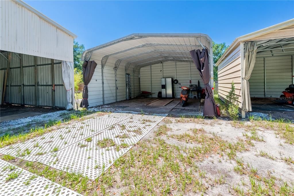 For Sale: $300,000 (3 beds, 2 baths, 1402 Square Feet)