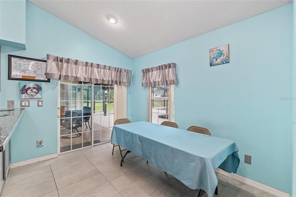 На продажу: $429,900 (3 спален, 2 ванн, 2537 Квадратных фут)