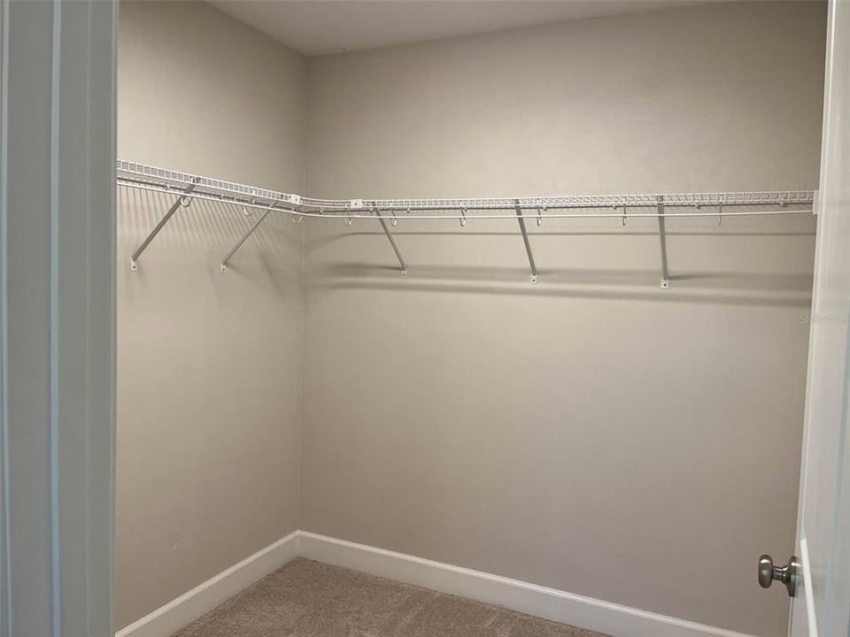For Rent: $2,500 (3 beds, 2 baths, 1868 Square Feet)