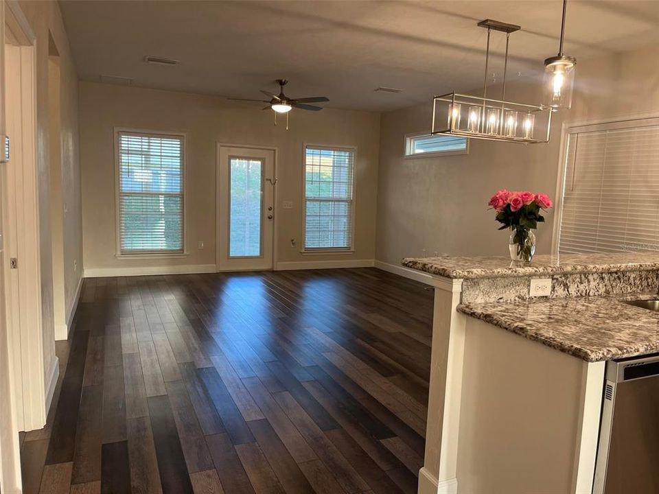 For Rent: $2,500 (3 beds, 2 baths, 1868 Square Feet)
