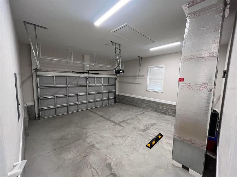 For Rent: $2,500 (3 beds, 2 baths, 1868 Square Feet)