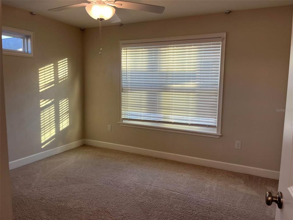 For Rent: $2,500 (3 beds, 2 baths, 1868 Square Feet)