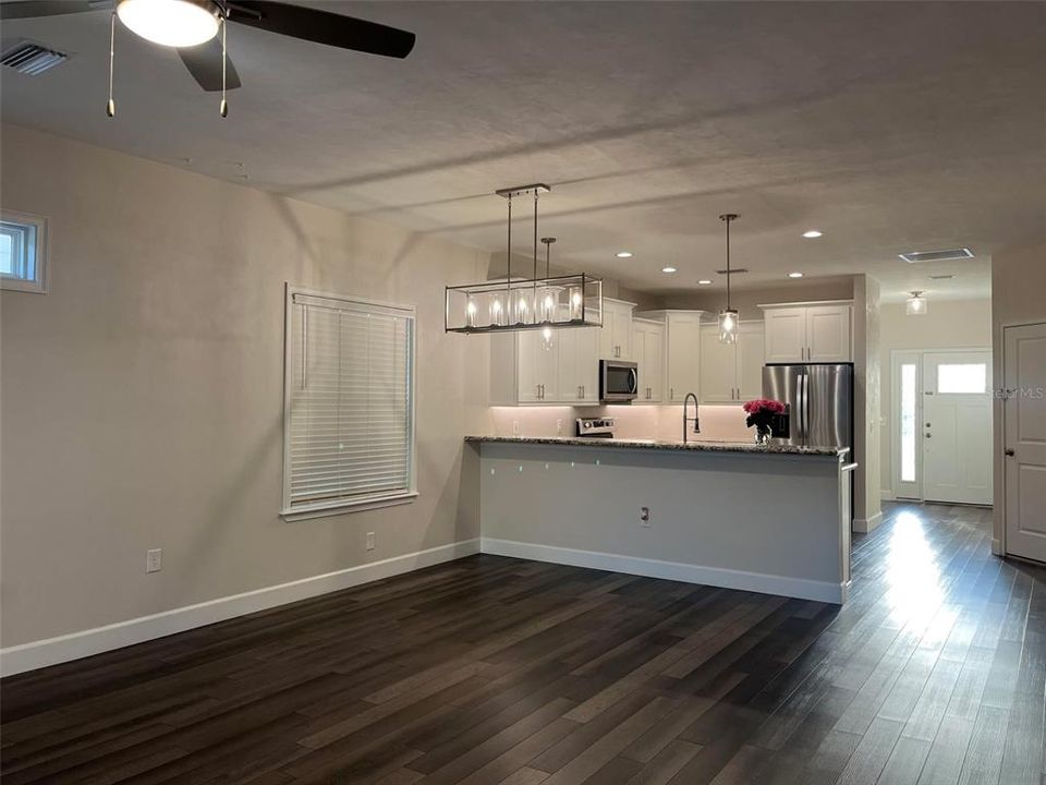 For Rent: $2,500 (3 beds, 2 baths, 1868 Square Feet)