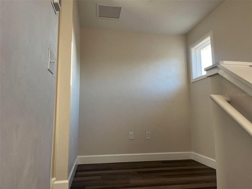 For Rent: $2,500 (3 beds, 2 baths, 1868 Square Feet)