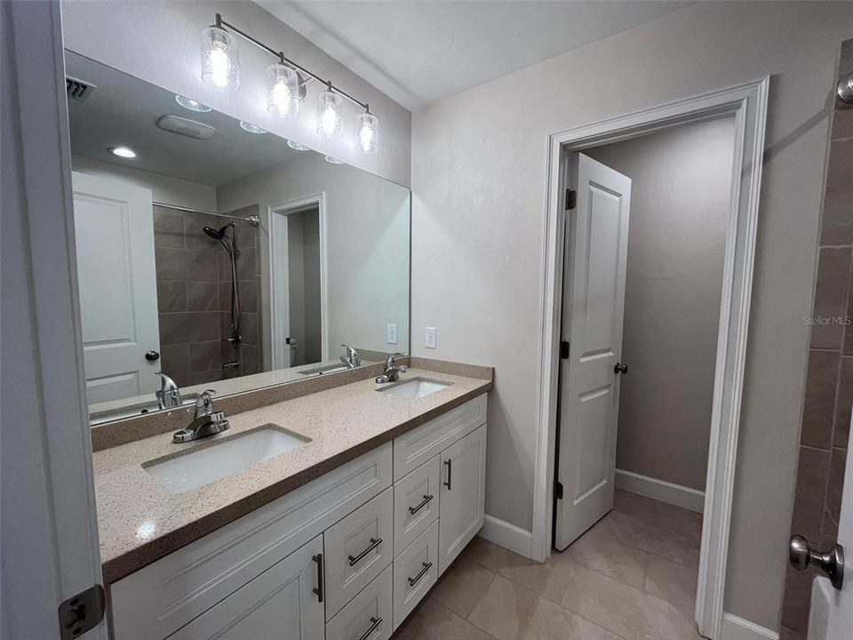For Rent: $2,500 (3 beds, 2 baths, 1868 Square Feet)