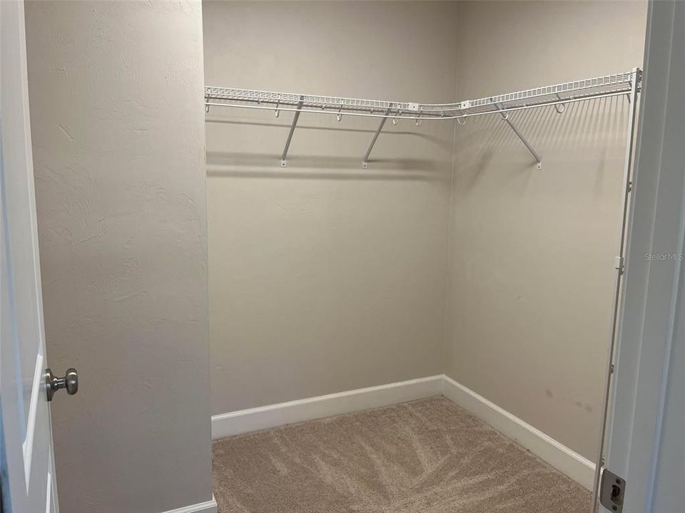 For Rent: $2,500 (3 beds, 2 baths, 1868 Square Feet)