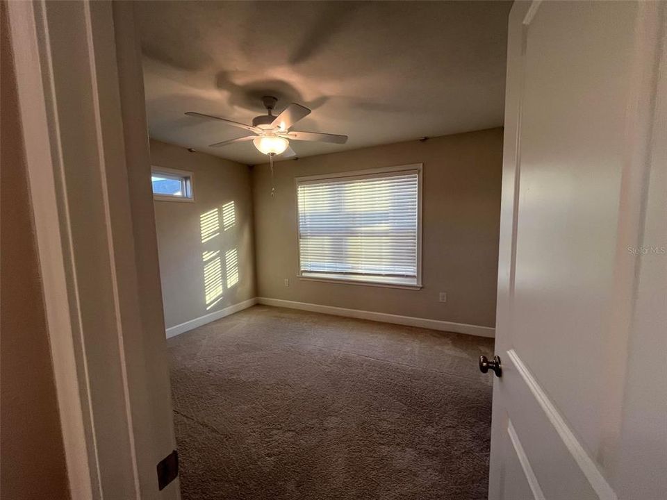 For Rent: $2,500 (3 beds, 2 baths, 1868 Square Feet)