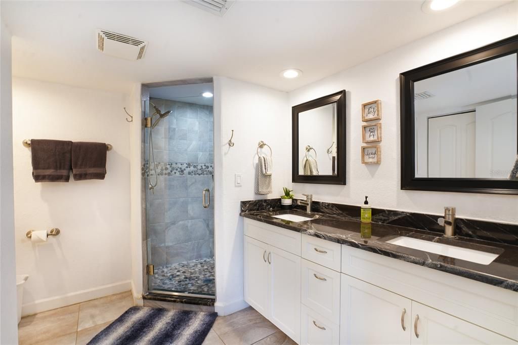 For Sale: $699,000 (2 beds, 2 baths, 1100 Square Feet)