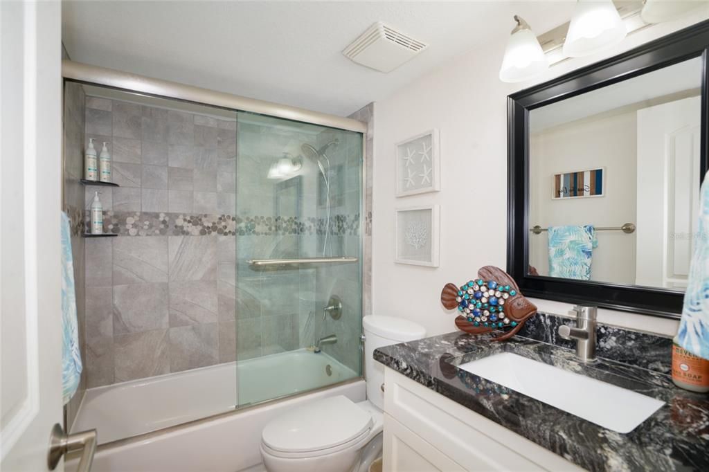 For Sale: $699,000 (2 beds, 2 baths, 1100 Square Feet)