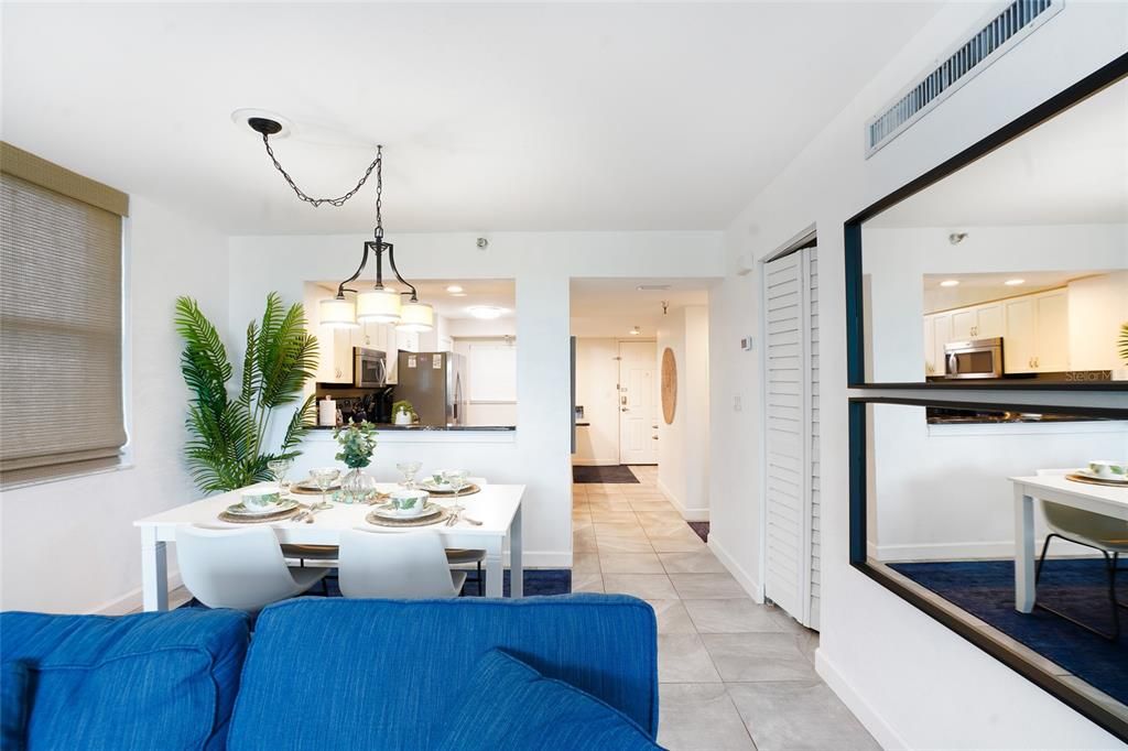 For Sale: $699,000 (2 beds, 2 baths, 1100 Square Feet)