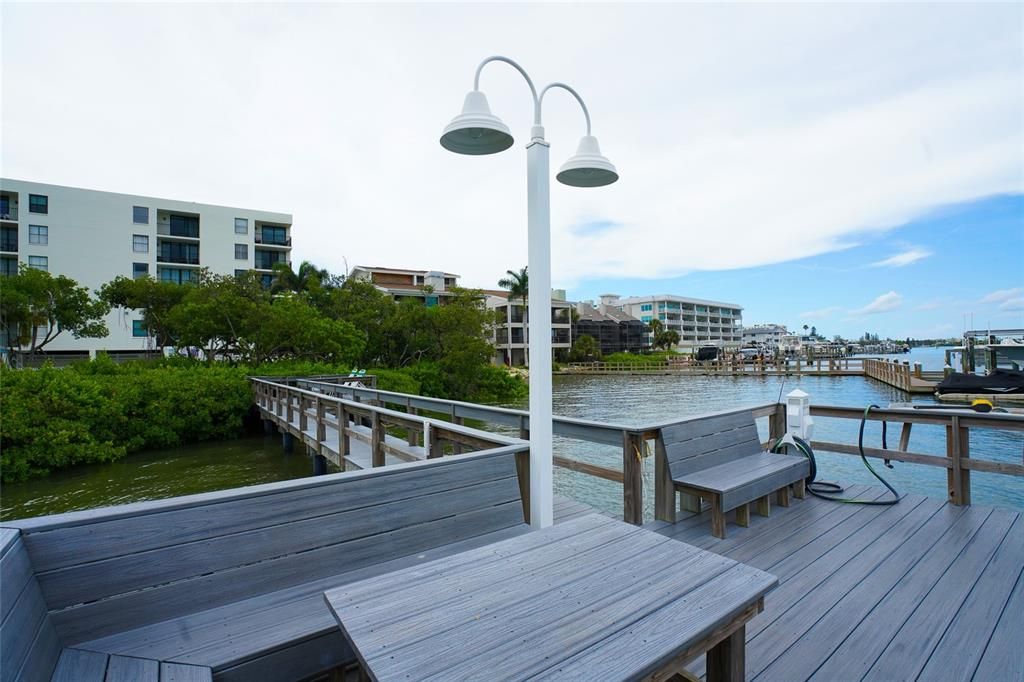For Sale: $699,000 (2 beds, 2 baths, 1100 Square Feet)