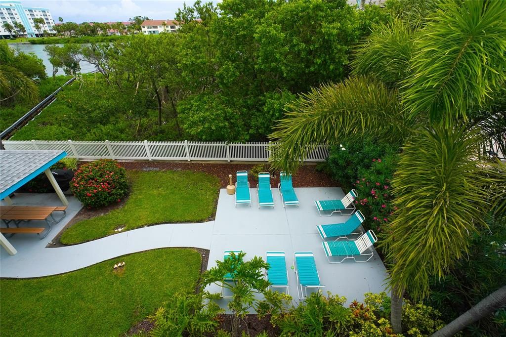 For Sale: $699,000 (2 beds, 2 baths, 1100 Square Feet)