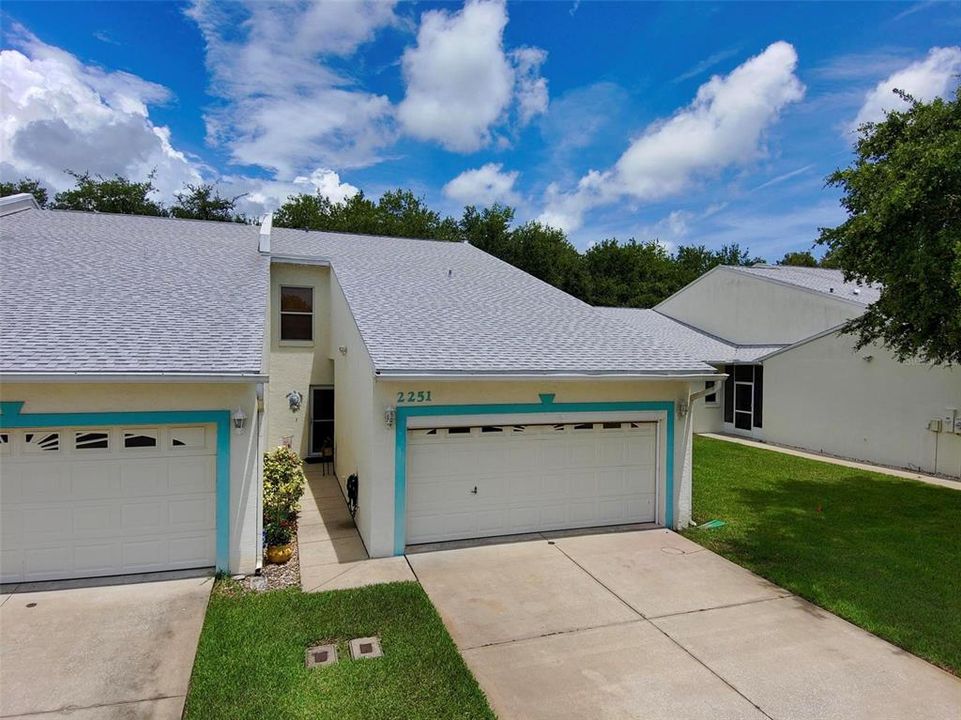 For Sale: $319,900 (2 beds, 2 baths, 1997 Square Feet)