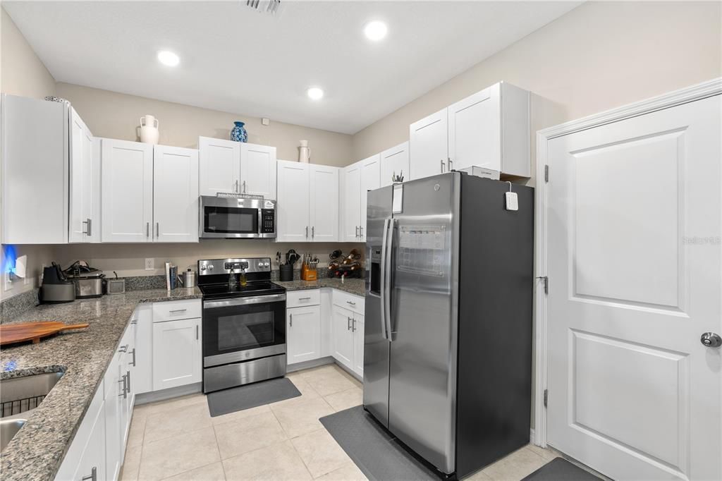 На продажу: $259,900 (3 спален, 2 ванн, 1796 Квадратных фут)
