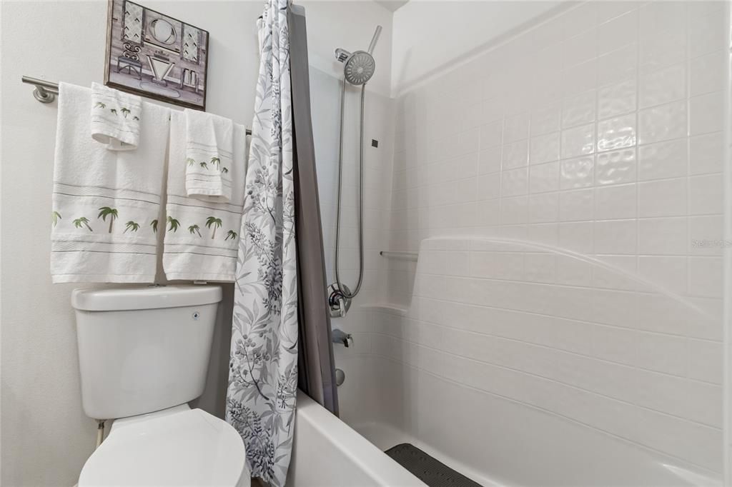 En Venta: $550,000 (4 camas, 2 baños, 2419 Pies cuadrados)