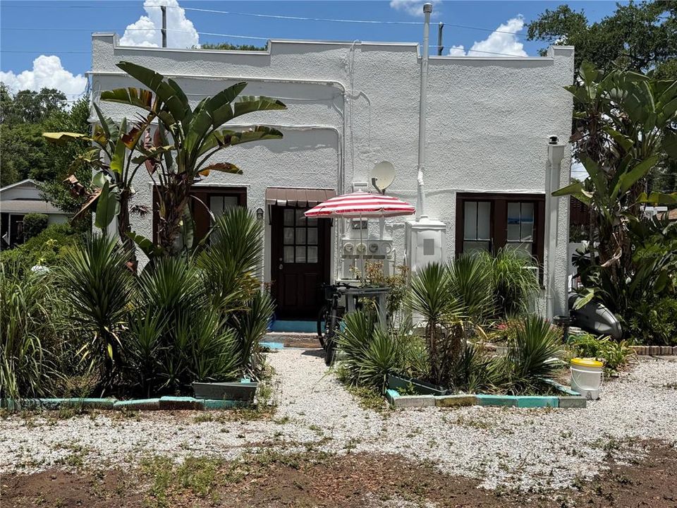 For Sale: $350,000 (0 beds, 0 baths, 1040 Square Feet)