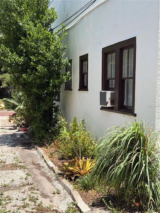 For Sale: $350,000 (0 beds, 0 baths, 1040 Square Feet)
