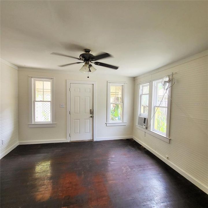 For Sale: $350,000 (0 beds, 0 baths, 1040 Square Feet)