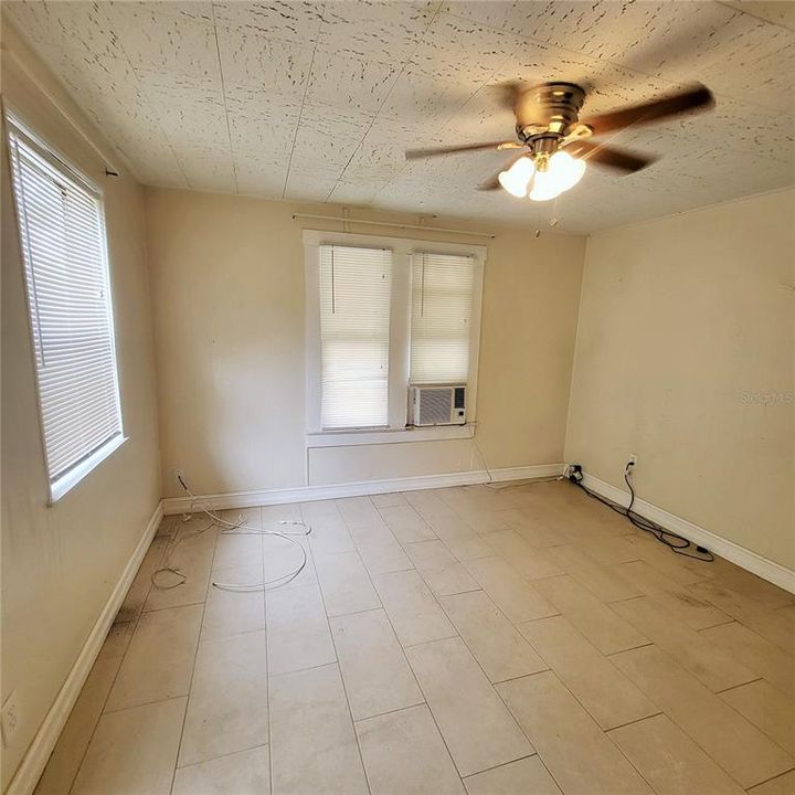 For Sale: $350,000 (0 beds, 0 baths, 1040 Square Feet)