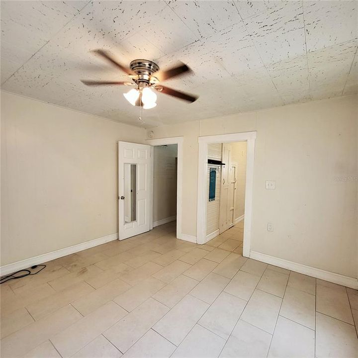 For Sale: $350,000 (0 beds, 0 baths, 1040 Square Feet)