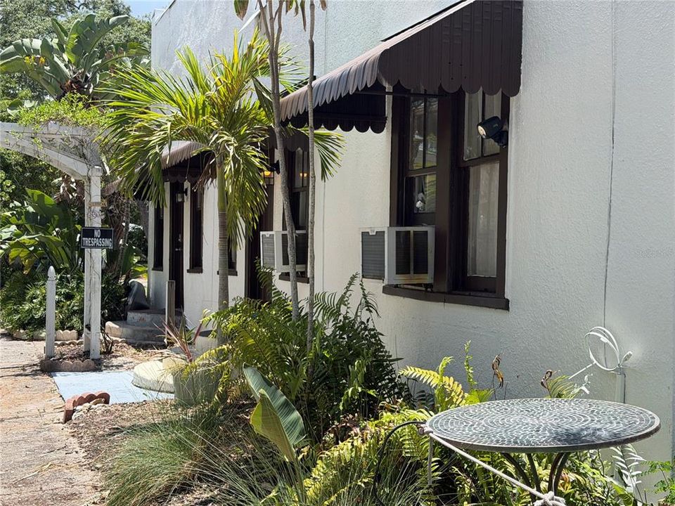 For Sale: $350,000 (0 beds, 0 baths, 1040 Square Feet)