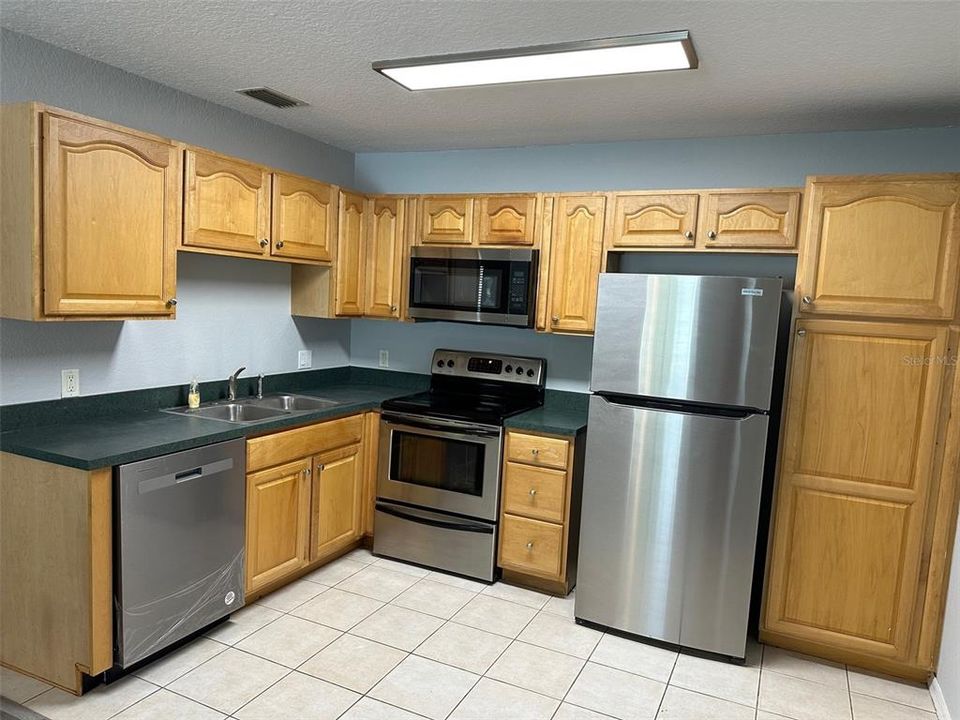 For Sale: $1,395,000 (7 beds, 0 baths, 3276 Square Feet)