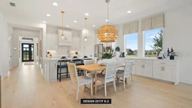 Activo con contrato: $569,900 (4 camas, 3 baños, 2517 Pies cuadrados)